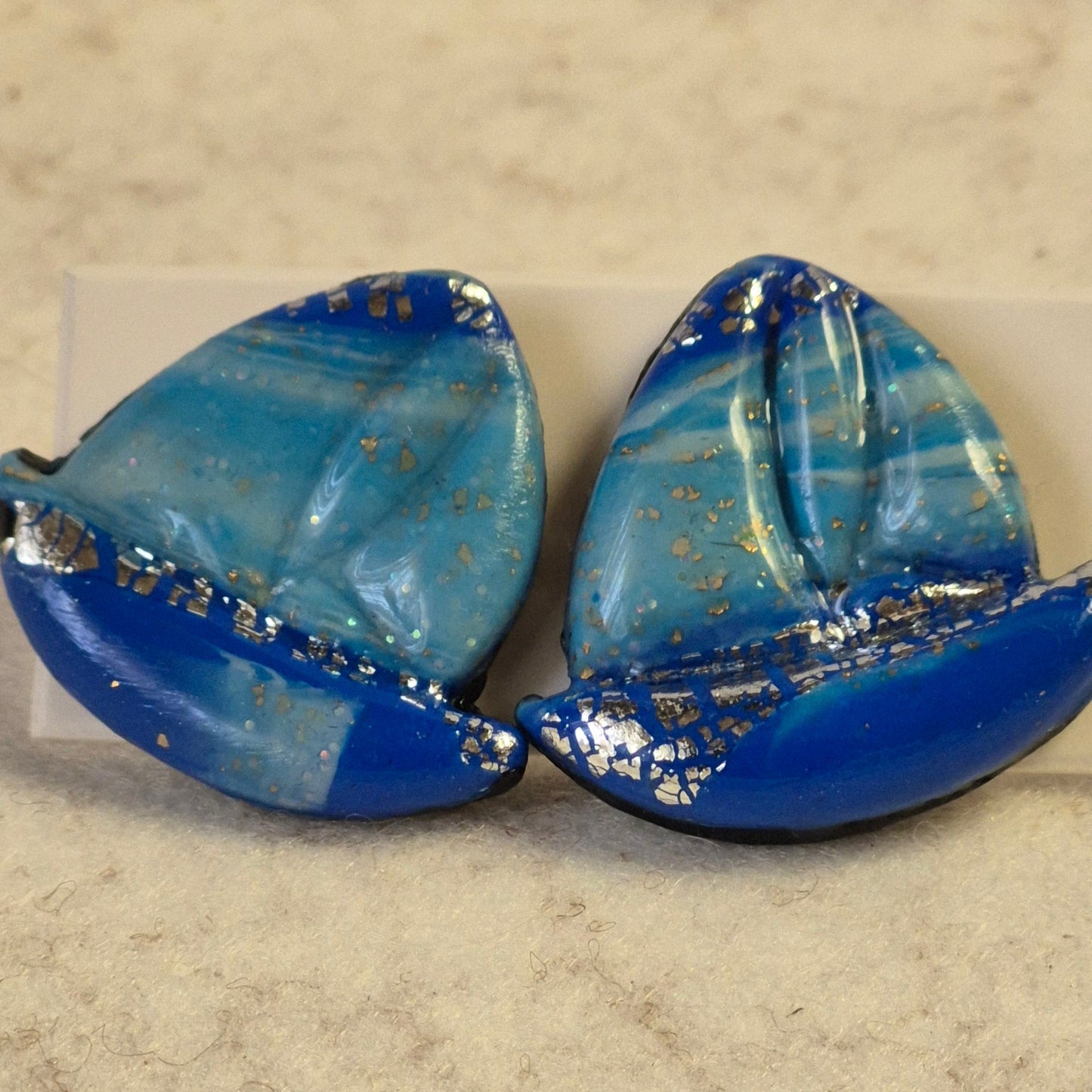 Veleros de Azul Profundo