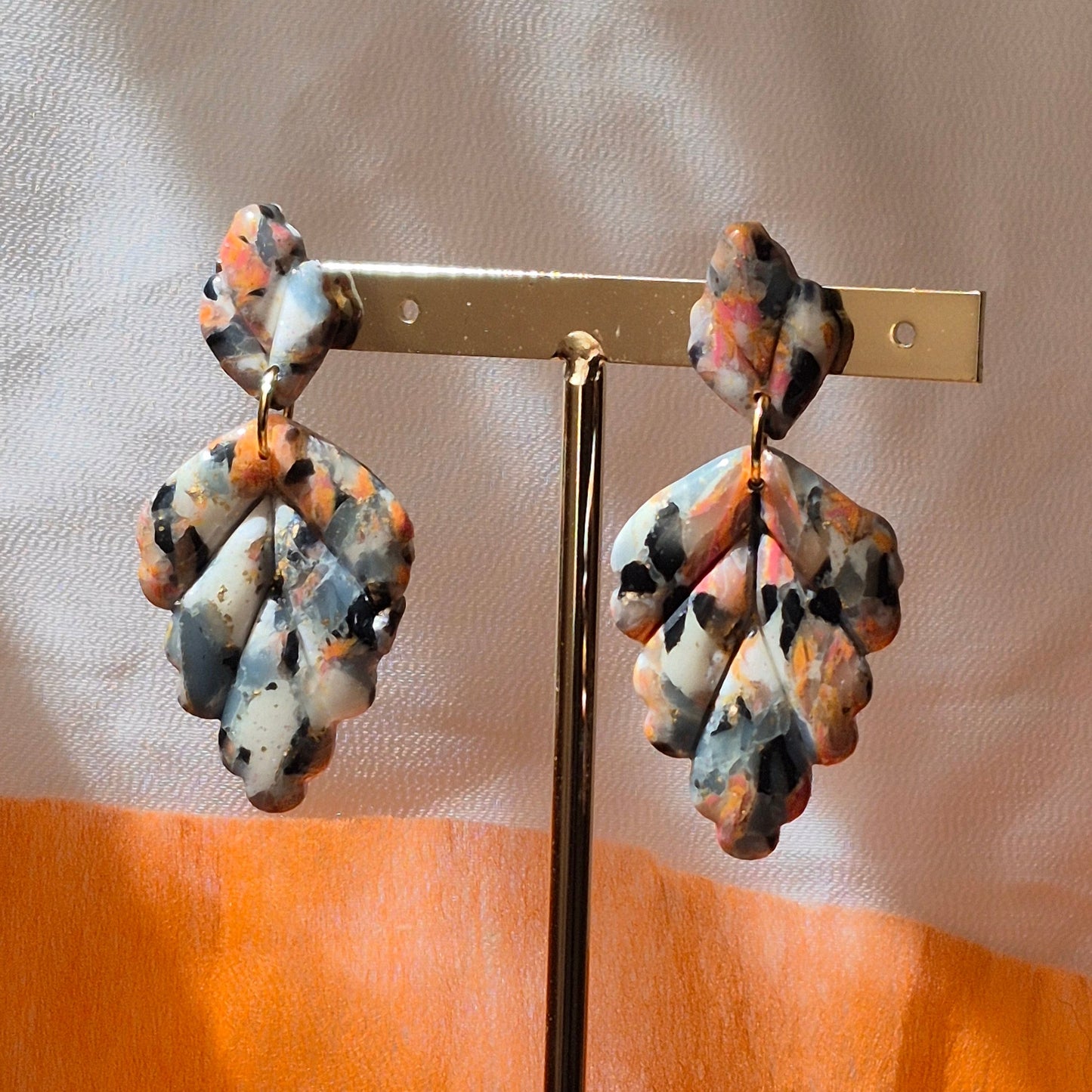 Pendiente Hoja de Mármol Dorado