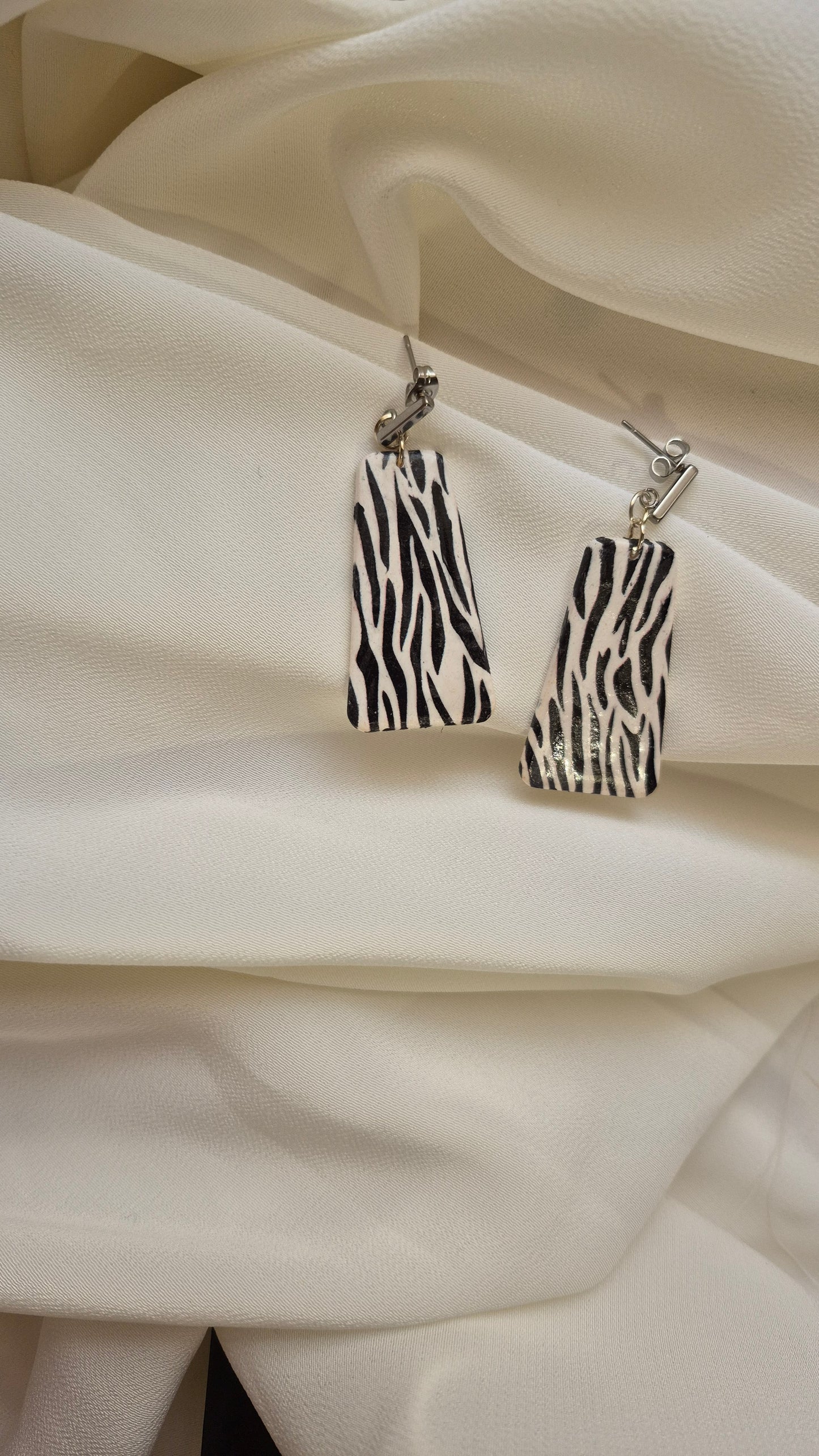 Pendientes de lágrima con estampado cebra