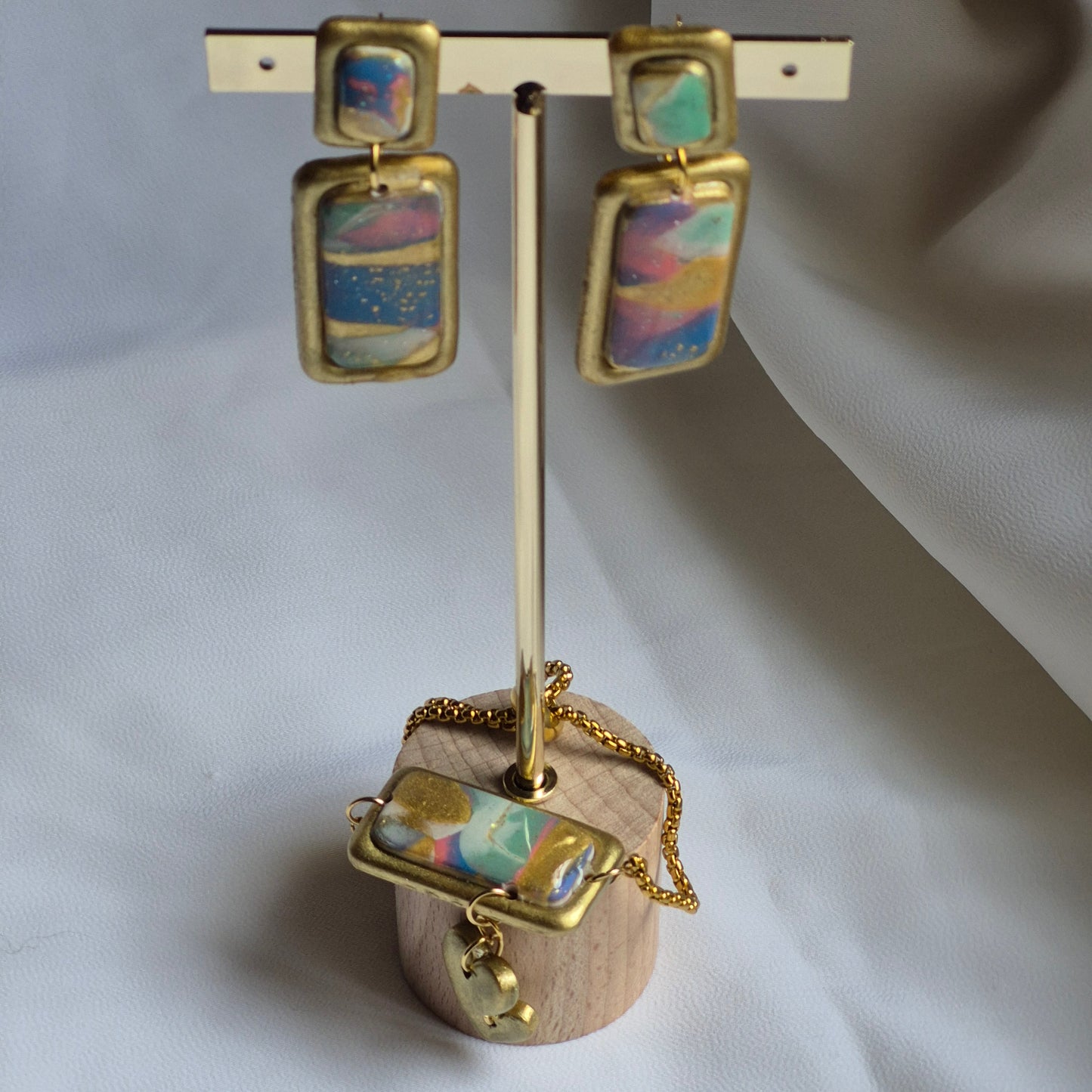 Pulsera “Corazones Dorados”